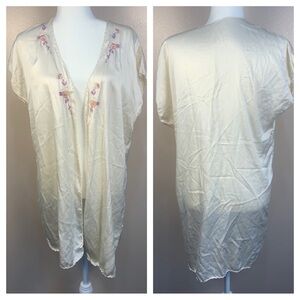 Victoria Secret VTG 90s y2k Pure Silk Floral embroidered Robe Kimono